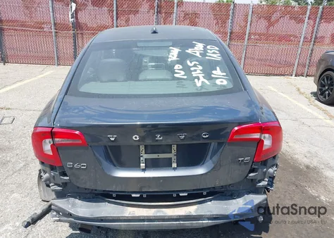 2014 Volvo S60 T5/T5 Platinum/T5 Premier/T5 Premier Plus z USA, uszkodzony, nr VIN YV1612FS1E2297975